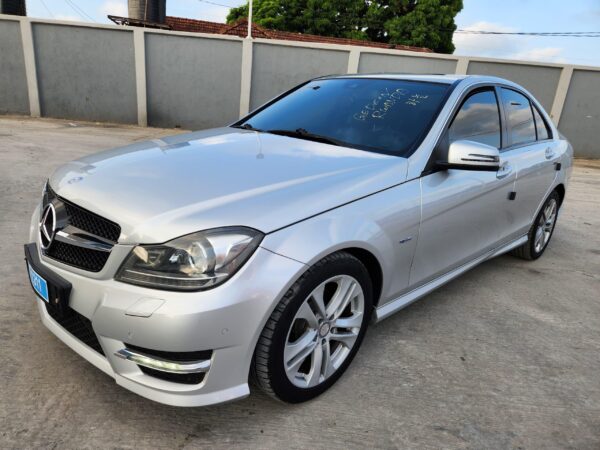 Mercedes Benz C200 - Image 3