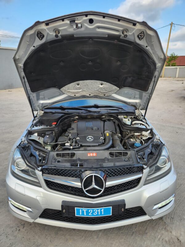 Mercedes Benz C200 - Image 4