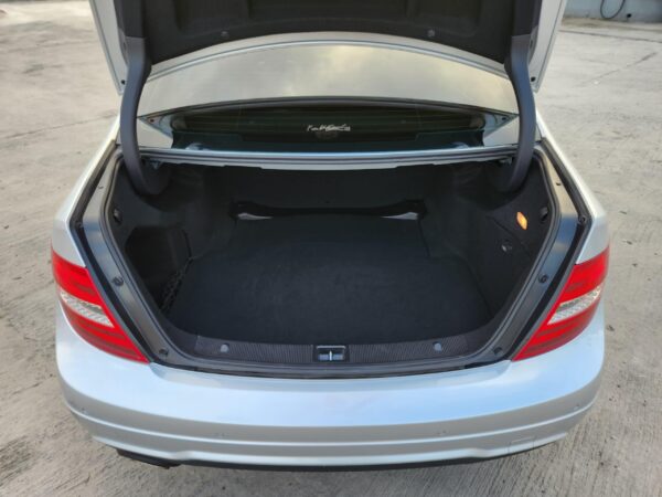 Mercedes Benz C200 - Image 10