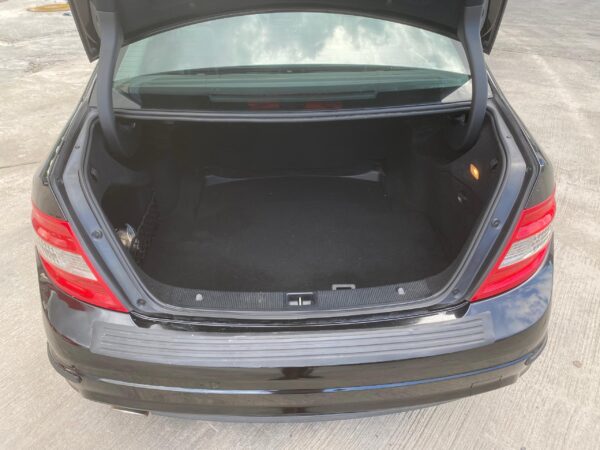 Mercedes Benz C200 - Image 6