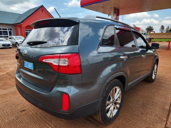 KIA Sorento 2013 - Image 10