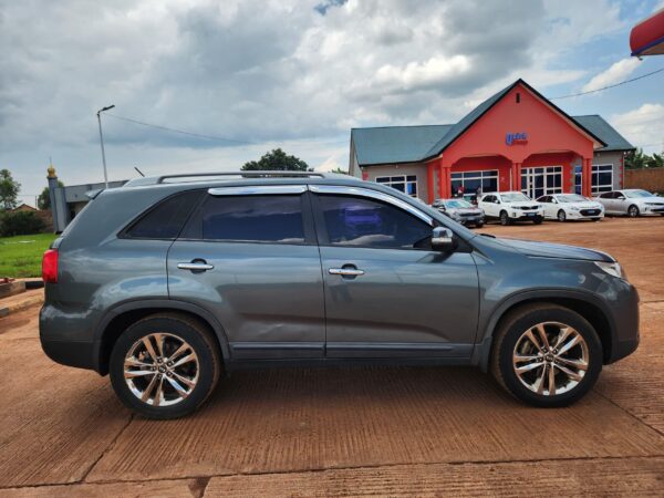 KIA Sorento 2013 - Image 16