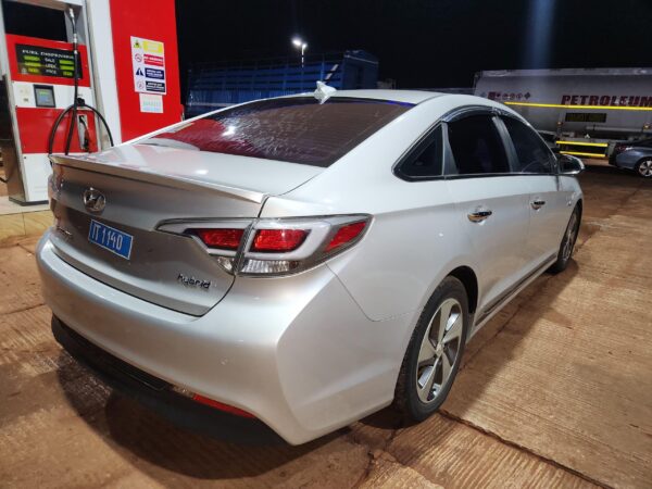 HYUNDAI Sonata 2014 - Image 2