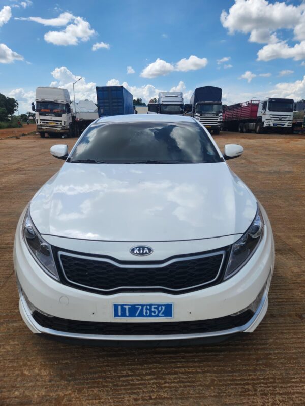 KIA K5 2012 - Image 2